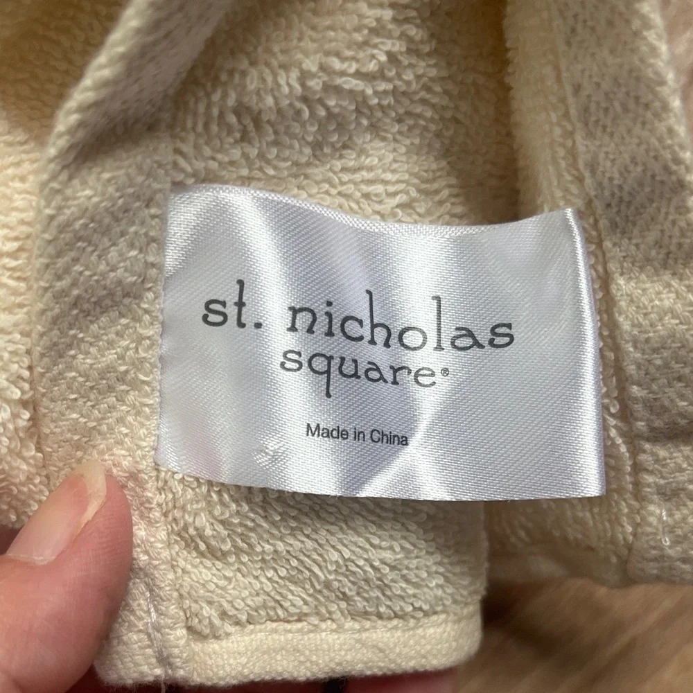 St. Nicholas Square White Off Hand Towels | B Monogram Christmas wreath holiday